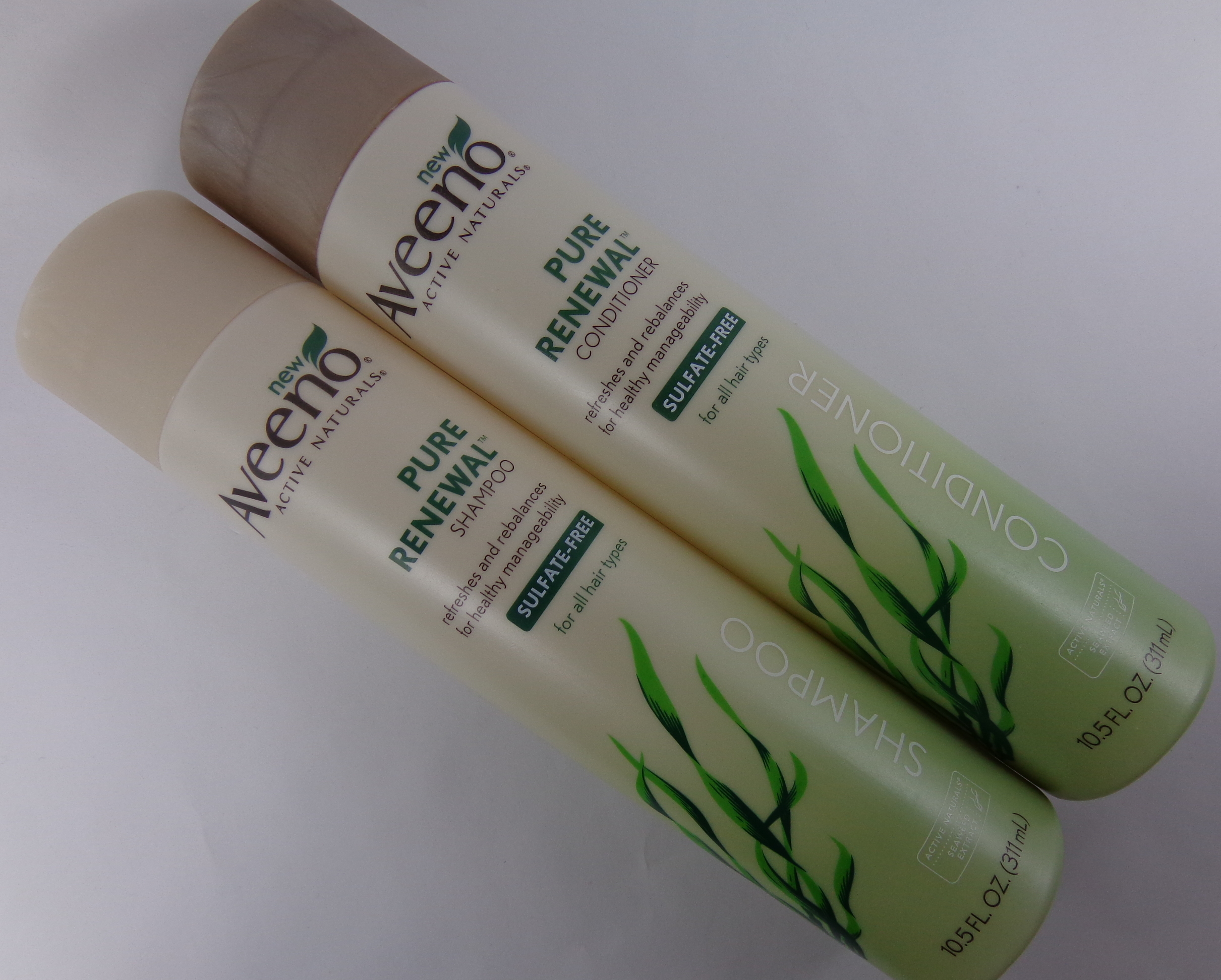 har taget fejl Stol person Review: Aveeno Pure Renewal Shampoo & Conditioner - My Highest Self