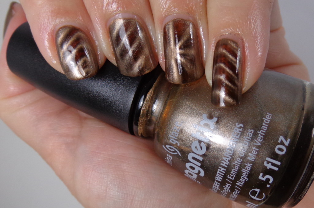 magnetic nail polish swatch