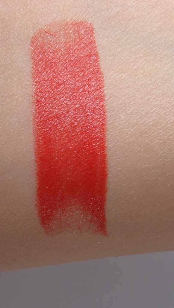 Maybelline Refined Red Swatch