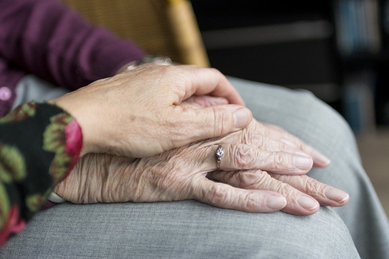 7 Simple Ways You Can Help Your Elderly Parents